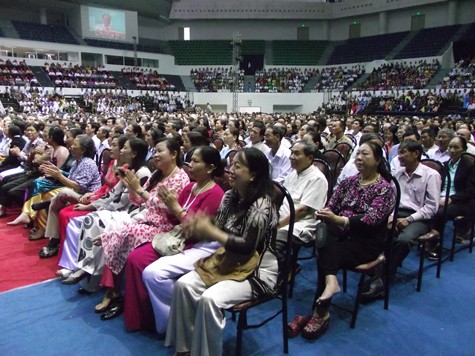 Theo "cam kết" của vị Bí thư Thành ủy Đà Nẵng, đến tháng 6/2012, tất cả phụ nữ nghèo trên địa bàn thành phố sẽ được thuê nhà giá rẻ để ở.