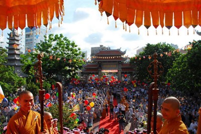 Hà Nội, TP.HCM đón mừng Đại lễ Phật đản 2012 ảnh 12