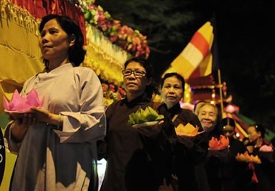 Hà Nội, TP.HCM đón mừng Đại lễ Phật đản 2012 ảnh 3