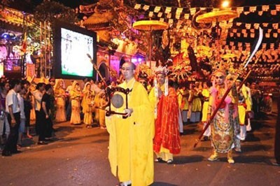 Hà Nội, TP.HCM đón mừng Đại lễ Phật đản 2012 ảnh 6