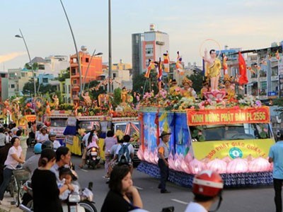 Hà Nội, TP.HCM đón mừng Đại lễ Phật đản 2012 ảnh 7