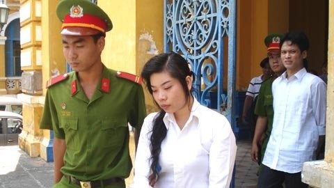 Bị cáo Nguyễn Huỳnh Bích Thủy và Đào Văn Còn sau phiên tòa sơ thẩm