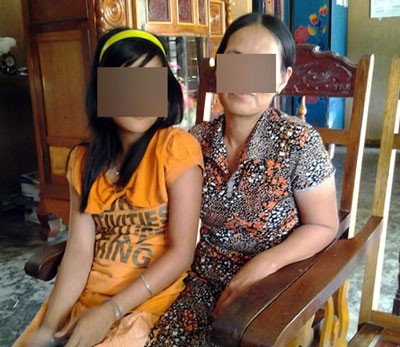 Mẹ con chị Mai Thị Hạnh đã từng đến nhờ “thầy” xoa đầu chữa bệnh nhưng không khỏi