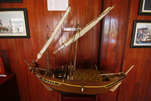Mô hình thuyền nhỏ được đội quân Hoàng Sa kiêm Bắc Hải ra Hoàng Sa để bảo vệ toàn vẹn lãnh thổ biển đảo.
