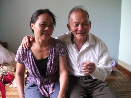 Hà Tĩnh: Mối tình thử thách của cụ ông 85 tuổi