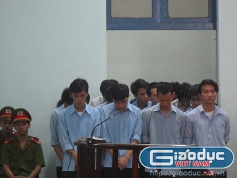 Băng nhóm do Lê Xuân Khánh cầm đầu nghe tòa nghị tội.