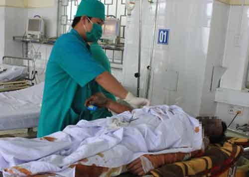 Nạn nhân được cấp cứu tại bệnh viện