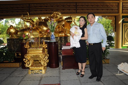 Gia đình ông Huỳnh Uy Dũng - bà Nguyễn Phương Hằng.