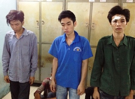 Băng nhóm chặt tay cướp xe vừa bị công an huyện Bình Chánh bắt giữ
