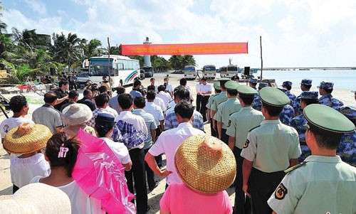 Lễ khởi công một công trình phi pháp của Trung Quốc trên đảo Phú Lâm - Ảnh: Chinanews