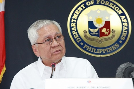 Ngày 22/1, tại cuộc họp báo ở Manila, Ngoại trưởng Albert del Rosario thông báo Philippines đã chính thức khởi kiện Trung Quốc lên Tòa án Trọng tài được thành lập theo Điều 287 và phụ lục VII của Công ước LHQ về Luật Biển (UNCLOS).