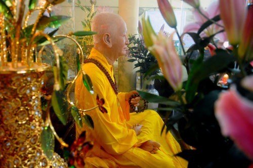 Đây là thành quả của các tăng, ni, phật tử Thái Lan hiến tặng. Họ từng có tâm nguyện này từ năm 2008 nhân dịp Đại lễ Phật đản Liên hợp Quốc tại Hà Nội. Năm đó đoàn Phật giáo Thái Lan đã đến thăm chùa Quán Sứ và gặp hoà thượng Thích Thanh Tứ.