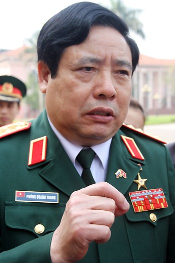 Theo Bộ trưởng Phùng Quang Thanh, sắp tới sẽ có cảng sửa chữa đóng tàu của Nga ở Cam Ranh. Ảnh: Nguyễn Hưng.