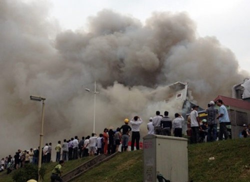 Hà Nội: Cháy dữ dội ở cửa hàng nội thất, nhà 5 tầng đổ sập ảnh 5