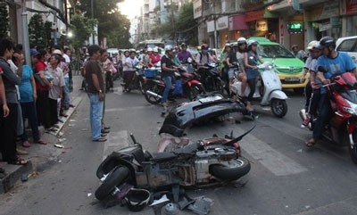 Vụ tai nạn do PGĐ ở VH-TT&DL TP.HCM gây ra chiều 30/3 làm nhiều người đi đường ở trung tâm Sài Gòn 1 phen hoảng sợ.