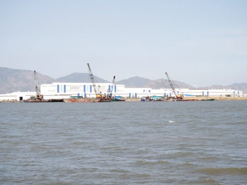 Toàn cảnh khu cảng Posco đang thi công nạo vét - Ảnh: Hoài Nam