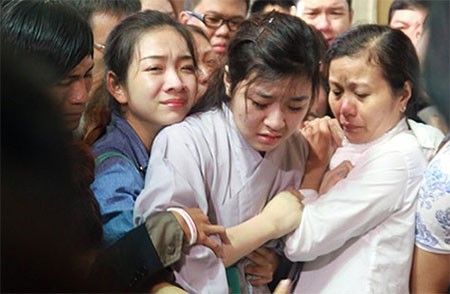 Những khoảnh khắc xúc động ở tang lễ Wanbi Tuấn Anh ảnh 11