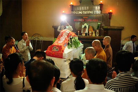 Những khoảnh khắc xúc động ở tang lễ Wanbi Tuấn Anh ảnh 6