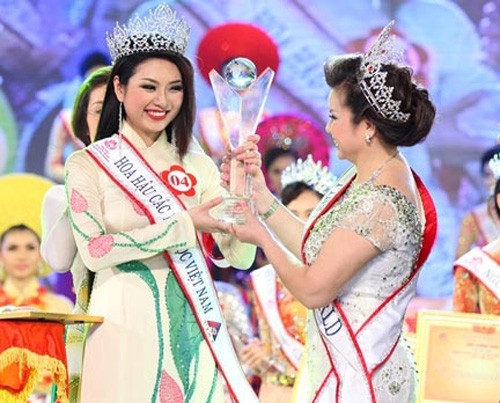 Thứ trưởng Hồ Anh Tuấn khẳng định không có những lùm xùm như báo chí phản ánh tại cuộc thi Hoa hậu các dân tộc Việt Nam 2013.