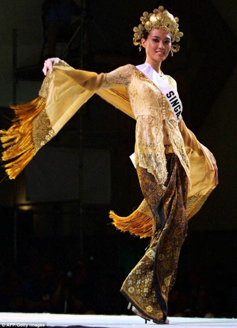 Bernice Wong đăng quang Hoa hậu Hoàn vũ năm 2003