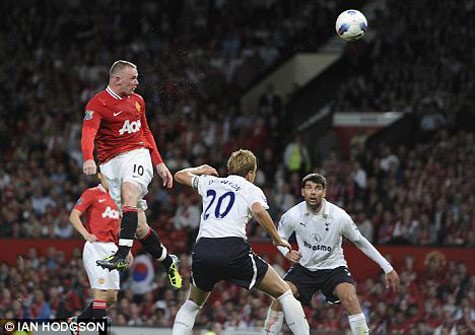 Rooney kết liễu Tottenham.