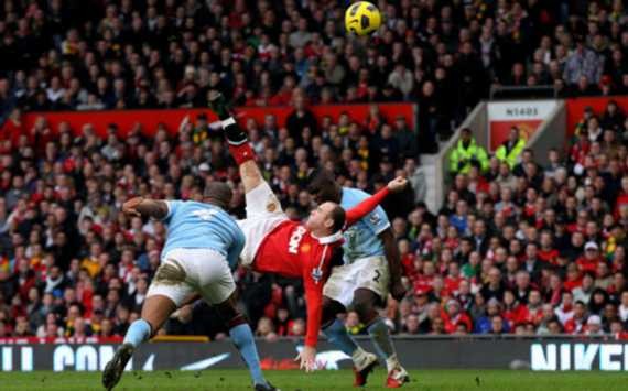 Cú volley tuyệt đẹp của Rooney giúp MU chiến thắng trong trận derby Manchester