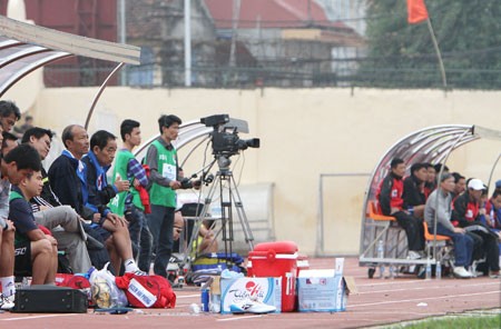 Vấn đề bản quyền truyền hình các giải bóng đá chuyên nghiệp Việt Nam đang trở nên rất nóng dù chỉ vài ngày nữa là Super League khởi tranh. Ảnh: Như Ý.