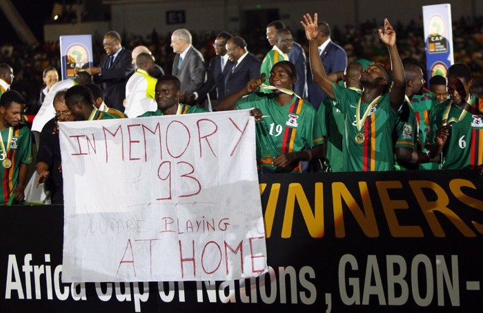 Trên chấm luân lưu định mệnh, cầu thủ hai bên đều sút thành công ở 7 quả luân lưu đầu tiên. Nhưng nếu như cả Kolo Toure lẫn Gervinho đều sút hỏng ở hai quả cuối cùng thì bên phía Zambia, chỉ duy nhất Kabala không thành công còn Sunzu sút vào quả quyết định, giúp Zambia thắng 8-7 và lên ngôi vô địch thuyết phục tại CAN 2012. Đây thực sự là ‘giấc mơ có thật’ với NHM Zambia. Và giải đấu CAN 2012 khép lại đầy cảm xúc…