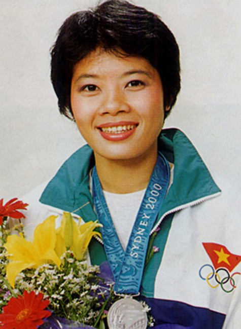 Trần Hiếu Ngân giành tấm HC Olympic đầu tiên cho Việt Nam tại Thế vận hội Sydney 2000.