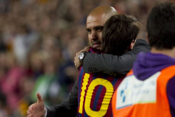 Messi – học trò cưng của Pep đã ghi tới 4 bàn trong trận đấu với Espanyol. Đó là món quà, cũng như một lời cảm ơn tới ông thầy đáng kính.