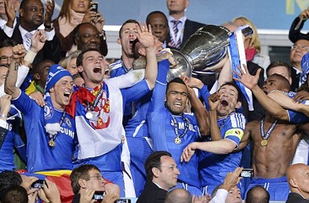Chelsea đã chính thức trở thành "vị Vua" mới của bóng đá Châu Âu.