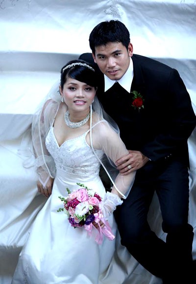 Ngắm bộ ảnh cưới lãng mạn của Quang Thanh – Thúy An.