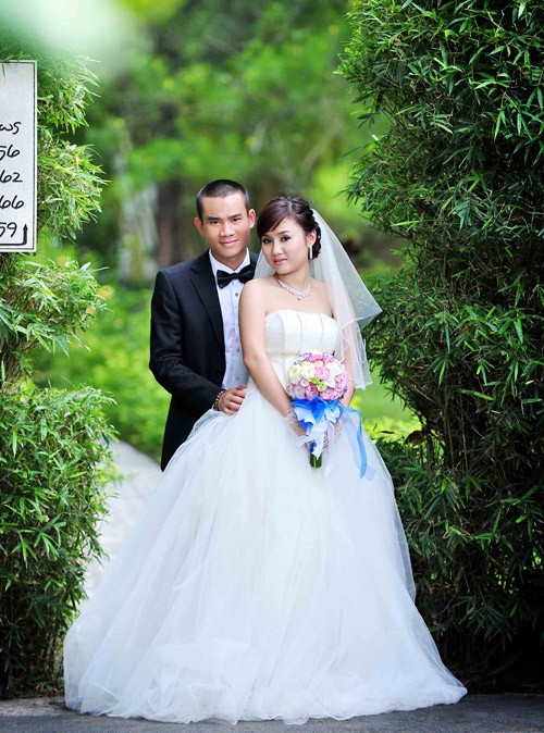 Cùng ngắm cô dâu xinh đẹp của tiền vệ Hùng Sơn.