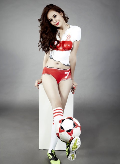 Cùng chiêm ngưỡng vẻ quyến rũ của người mẫu, diễn viên Sella Trương.