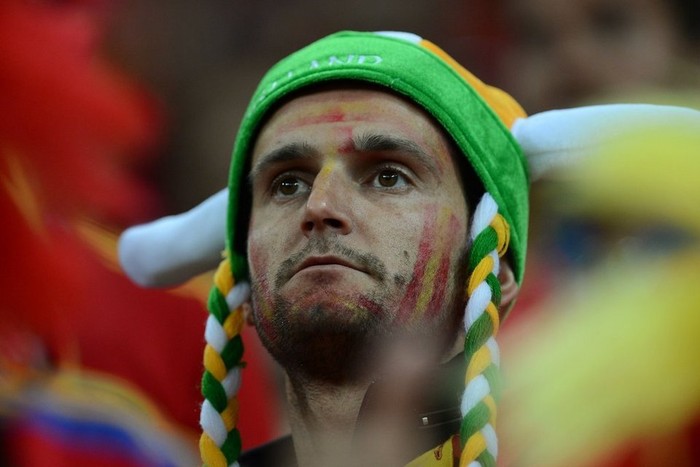 Sự thất vọng hiện rõ trên khuôn mặt của fan hâm mộ khi ĐT Ireland thua Tây Ban Nha 0-4.