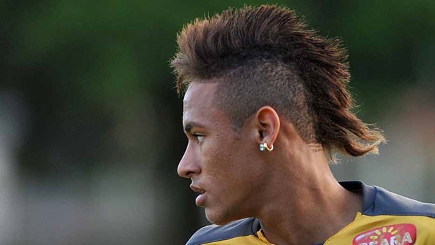 Còn đây là kiểu tóc của tiền đạo Neymar.