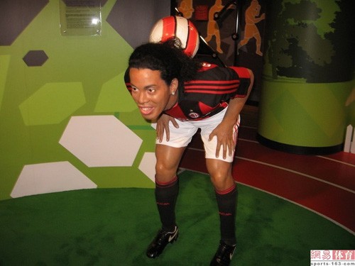 Bức tượng sáp của Ronaldinho.