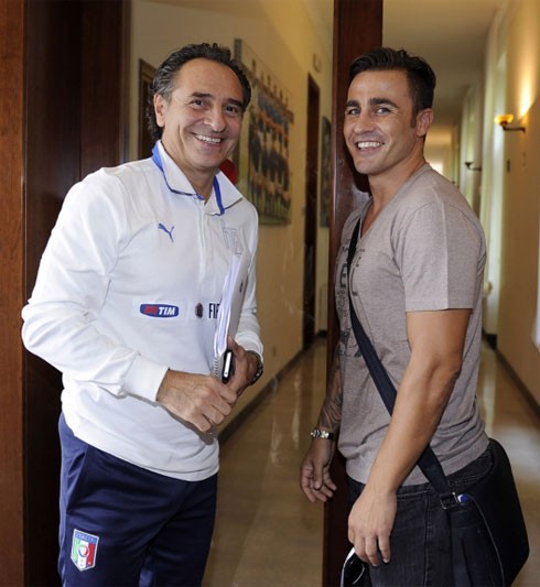 Cannavaro và HLV đương nhiệm tuyển Italy, Cesare Prandelli.