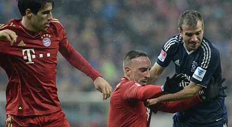 Van der Vaart (phải) không tin Bayern sẽ hạ gục được Barca