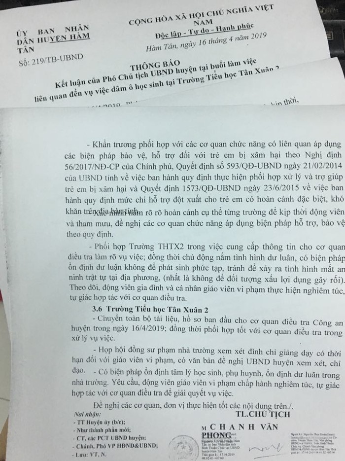 Kết luận buổi làm việc vụ giáo viên dâm ô học sinh của Ủy ban nhân dân huyện Hàm Tân (Ảnh tác giả)