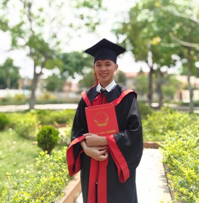 Hà Văn Huy trong buổi lễ tốt nghiệp (Ảnh nhân vật cung cấp)