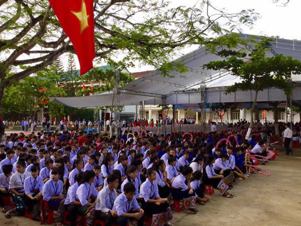 Học sinh Trường Trung học phổ thông Tương Dương 1, tỉnh Nghệ An (Ảnh truyenthongcongnghe.com)