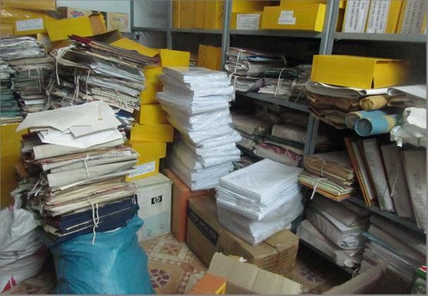 Đối với các cơ quan, tổ chức, công tác văn thư, lưu trữ cũng có vai trò đặc biệt quan trọng nhưng văn thư ở nhiều trường học hiện lại không vất vả thế này (Ảnh minh họa: lienchieu.danang. gov.vn)