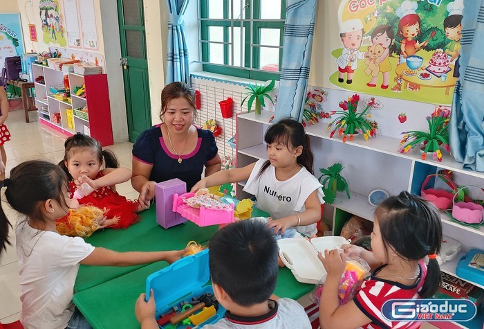 Nhiều giáo viên tại tỉnh Hải Dương gần 10 năm chưa nhận được tiền dạy trẻ khuyết tật hòa nhập (Ảnh chỉ mang tính chất minh họa, tác giả: Lã Tiến)