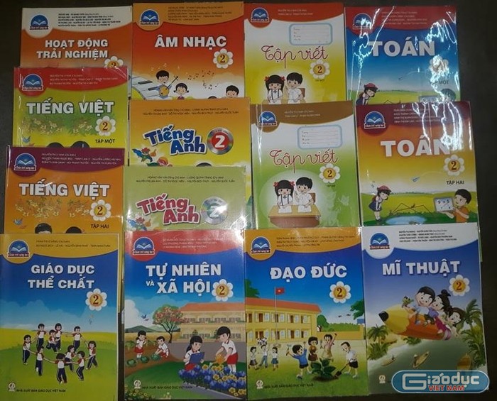 Bộ sách giáo khoa của học sinh lớp 1 ở nhiều trường học tại thị xã La Gi tỉnh Bình Thuận (Ảnh Đỗ Quyên)