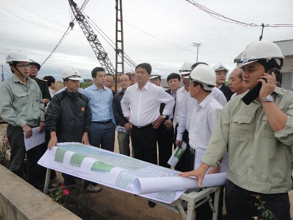 Bộ trưởng Đinh La Thăng kiểm tra công trường Dự án Đường cao tốc Hà Nội - Thái Nguyên (Ảnh: Dautu)