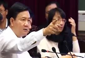 Bộ trưởng Đinh La Thăng chỉ thẳng mặt nhà thầu Trung Quốc mắng té tát (Ảnh: TT)