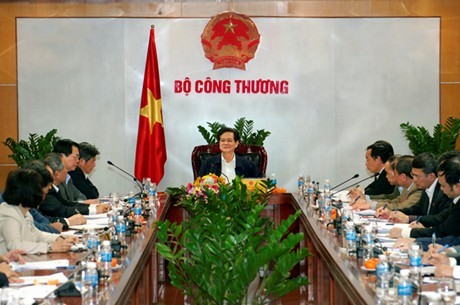 Thủ tướng Nguyễn Tấn Dũng chủ trì cuộc họp tại Bộ Công thương chiều 22/1 (Ảnh: VGP)