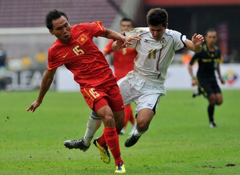 Huỳnh Phú bị chóng sau 1 trận đấu căng thẳng. Ảnh GA