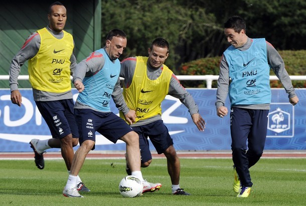 Tập luyện với đồng đội Franck Ribery tại ĐT Pháp.